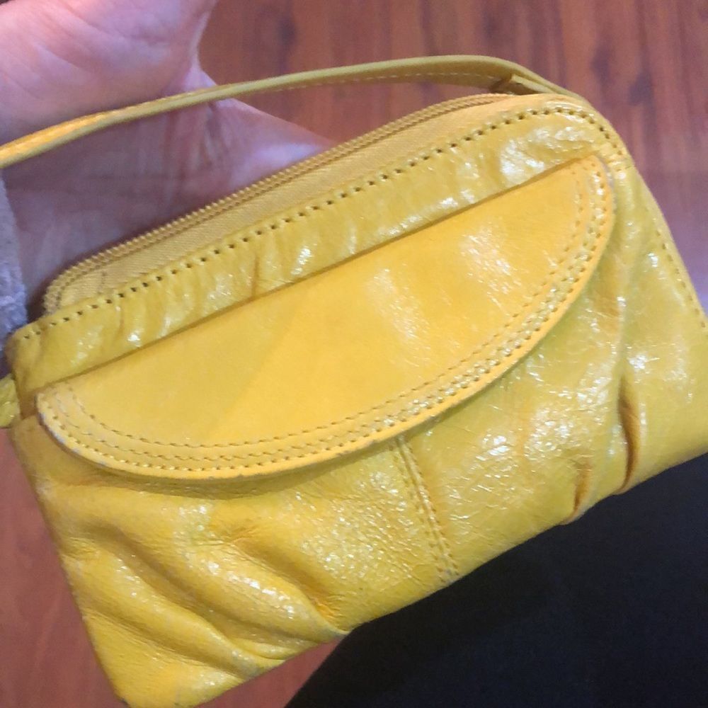 HOBO Genuine leather yellow wristlet wallet - Picture 11 of 11